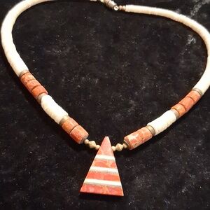 Vintage Heishi Red and White Sheĺl Necklace 16 In Long.